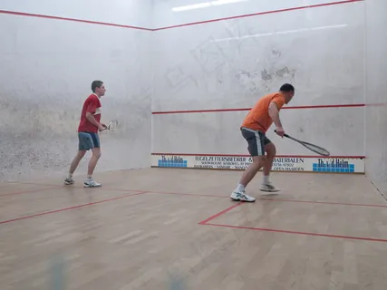 壁球馆,地板砖,女孩,男孩,小狗,[34/365]每周运动