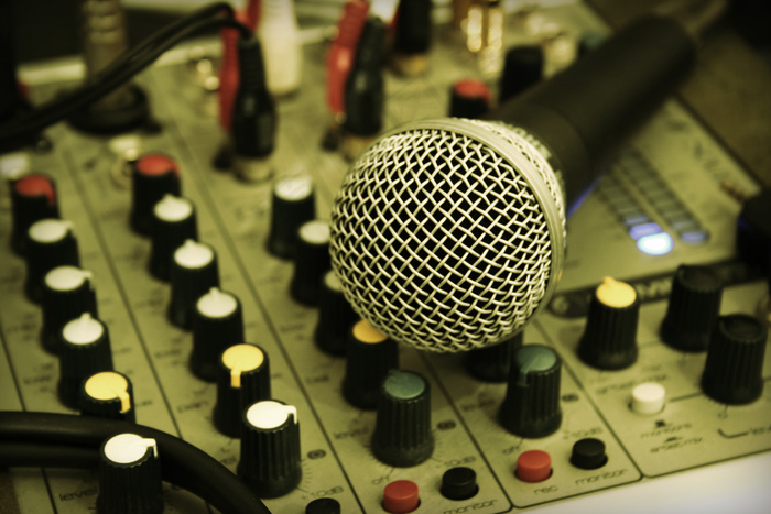 录音设备,包,运动鞋,玩具,音箱,audio_engineer