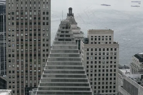 建筑,寺塔,居民楼,历史遗迹,金属栏杆,在上面工作的人 建筑,寺塔,居民楼,历史遗迹,金属栏杆,在上面工作的人
