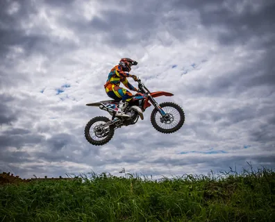 威尔伯佛斯越野摩托车