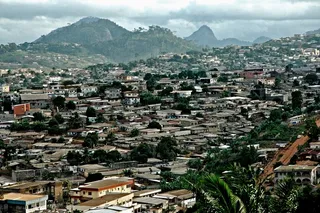 民居,建筑,峡谷,树,天空,雅温得