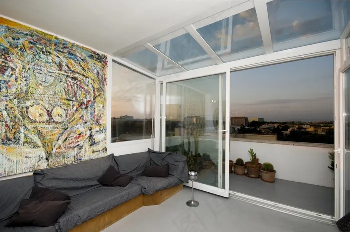 家具,隔断墙,室内一角,沙发,玻璃隔断,罗马阁楼