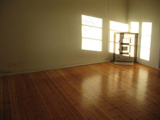 地板打蜡,毛坯房,室内一角,地板,房间内景,空的客厅