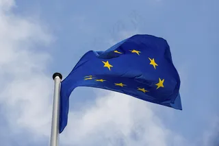 欧洲的颜色在风中飞扬