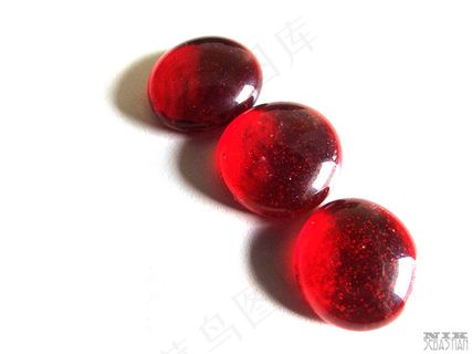 红色玻璃滴