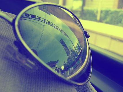 眼镜片,眼镜,鼠标,胶带,玻璃杯,反射