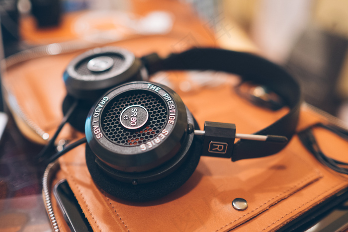 头戴耳机,耳机,复古相机,摄象头,摄像头,Grado SR80e初拍1