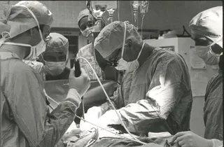 身份不明的人在手术室