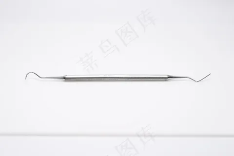 圆珠笔,干簧管,鱼钩,撬棒,收音机天线,牙医