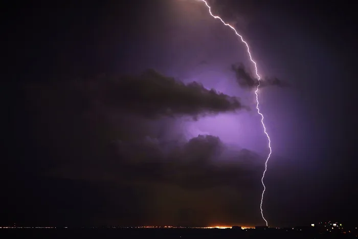 雷电灾害,闪电,灯,街灯,模糊图片,夜空
