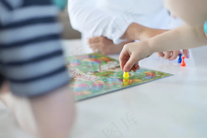 板，儿童，儿童，特写，娱乐，家庭，游戏，手，首页，室内，孩子，件，玩，玩，拼图，坐，表