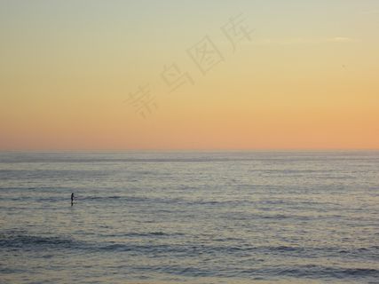 一个人，运动，乐趣，海洋，戒尺，海，天空，夏季，日落，冲浪，温暖，水，波