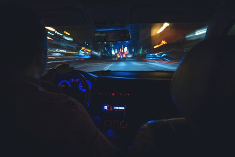 汽车,汽车,人,晚上 汽车,汽车,人,晚上