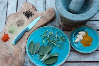 咖喱，食品，大蒜，药草，厨房，刀，迷迭香，鼠尾草，香料，表