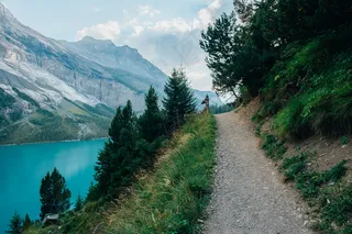 阿尔卑斯山，清澈的水，云，湖，山，反射，天空，透明，树木