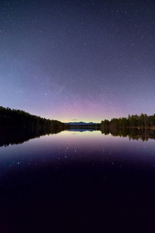 天文学，北极光，星座，银河系，高清壁纸，湖，银河，山，夜，北极光，反射，天空，空间，星星，树木，水