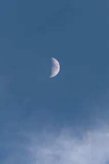 气氛,背景,蓝色,云,火山口,白天,一半,高清壁纸,月球,月亮,户外,天空,空间,宁静 气氛,背景,蓝色,云,火山口,白天,一半,高清壁纸,月球,月亮,户外,天空,空间,宁静