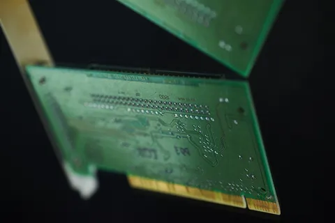 抽象，适配器，卡，芯片，电路，特写，计算机，连接器，数字，电子，浮动，焦点，黄金，绿色，反射