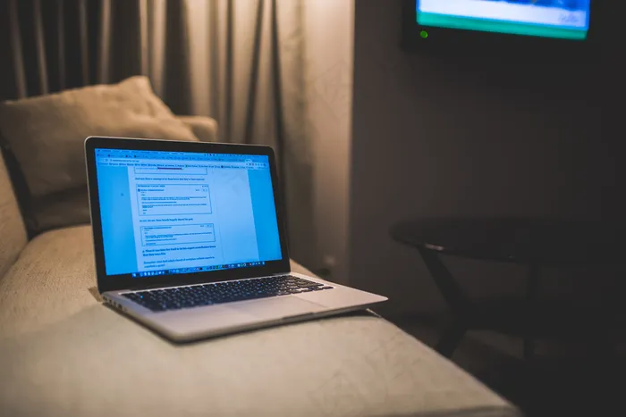 苹果，背包，博客，博客，计算机，酒店，苹果手机，键盘，笔记本电脑，移动，笔记本，屏幕，智能手机，工作