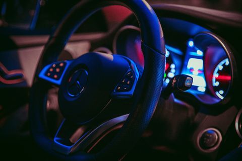 汽车，汽车，夜晚