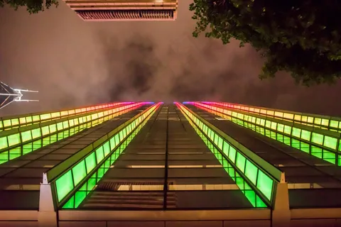建筑,城市,混凝土,财政部,玻璃,香港,灯,夜,天空,摩天大楼 建筑,城市,混凝土,财政部,玻璃,香港,灯,夜,天空,摩天大楼