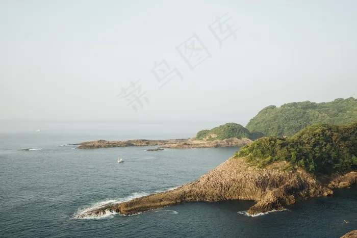 空中，气候，云，海岸，森林，薄雾，海洋，户外，岩石，海，滨，飞溅，树木，水，波浪，天气