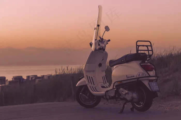 摩托车,电动车,轿车,三轮摩托车,踏板车,自行车