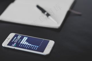 通信，计算机，桌面，数字平板电脑，文档，设备，互联网，笔记本电脑，移动电话，移动性，记事本，办公室，笔，智能，表，电话，触摸屏