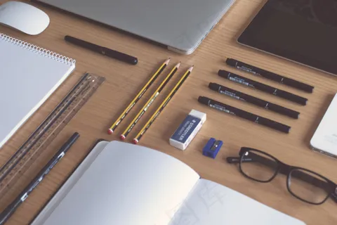 桌子,设备,平躺,自由职业,眼镜,笔记本电脑,Macbook,笔记本,办公室,铅笔,钢笔,平板电脑,工作区 桌子,设备,平躺,自由职业,眼镜,笔记本电脑,Macbook,笔记本,办公室,铅笔,钢笔,平板电脑,工作区