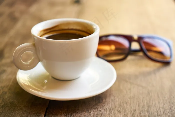 咖啡，杯，浓咖啡，眼睛，眼镜，阅读，茶碟，表，木材
