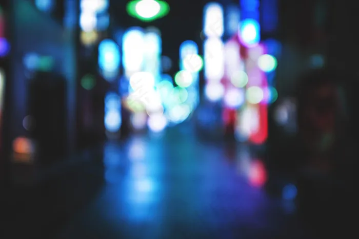 人物活动,玩具,现场演唱,舞台光,彩灯装饰,晚