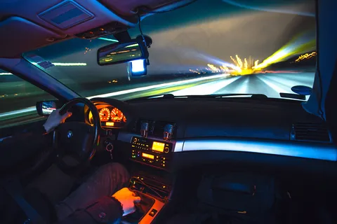 汽车,汽车,高清壁纸,运动,夜晚,种族,赛车,道路,道路,速度 汽车,汽车,高清壁纸,运动,夜晚,种族,赛车,道路,道路,速度