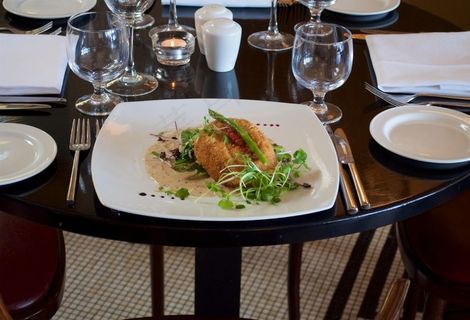 面包屑，Cc0，鸡肉，厨师，菜，晚餐，饮料，吃，高分辨率，膳食，盘子，餐厅，沙拉，股票，白色