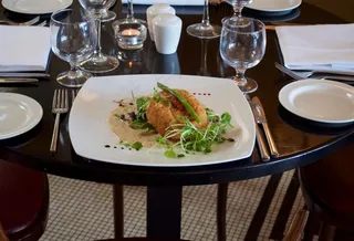 面包屑，Cc0，鸡肉，厨师，菜，晚餐，饮料，吃，高分辨率，膳食，盘子，餐厅，沙拉，股票，白色