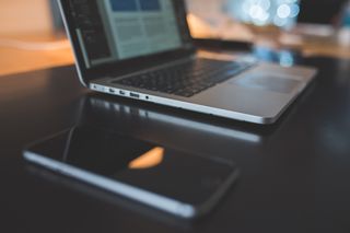 苹果，博客，计算机，自由职业者，酒店，iphone，键盘，笔记本电脑，移动，屏幕，智能手机，工作，工作