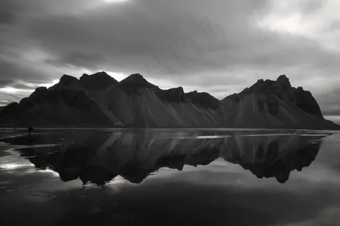 黑,山,海,白 黑,山,海,白