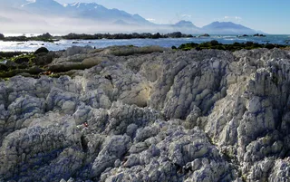 云团，海岸线，山，性质，海洋，洛基，崎ged，海，滨，天空，石头，水