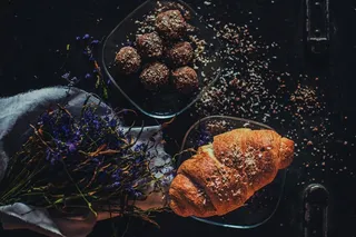 早餐，牛角包，牛角包，深色，食品，开销，糕点，糕点