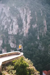 悬崖，探索，徒步旅行，山，树木，旅游癖