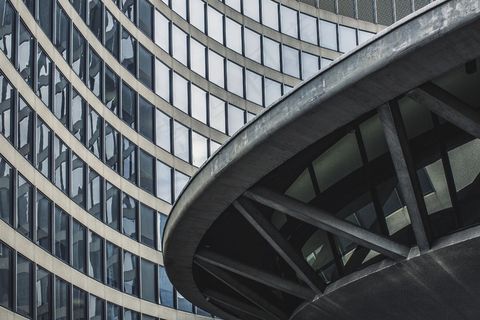 体系结构，建筑，业务，企业，弯曲，设计，外墙，外立面，玻璃，工业，办公室，模式，透视，反射，塔，城市，墙，Windows