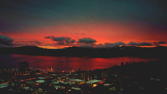 空中，建筑物，城市，城市景观，云，无人机，黄昏，光，夜，反射，天空，太阳，日落，城市，视图，水