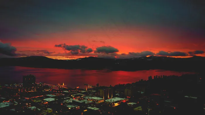 空中，建筑物，城市，城市景观，云，无人机，黄昏，光，夜，反射，天空，太阳，日落，城市，视图，水