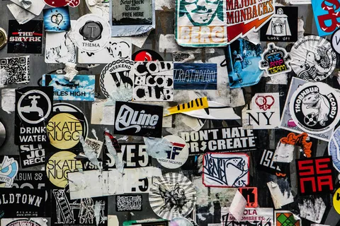 卡通动漫人物,陀螺,街头涂鸦,玩具,冰上曲棍球,美国纽约市