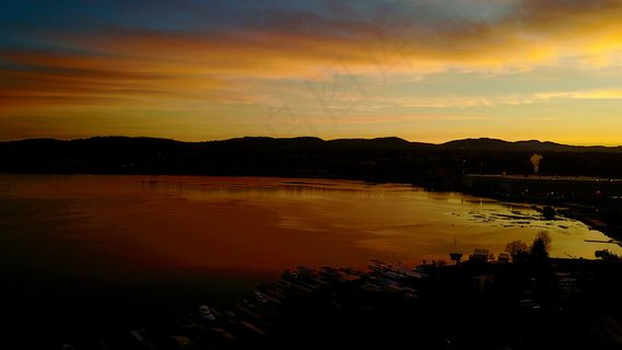 空中，云，坞站，无人机，黄昏，晚上，金色，湖，山，池塘，反射，邵尔，天空，日落，水