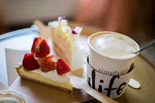 早餐，咖啡厅，蛋糕，咖啡，奶油，甜点，草莓