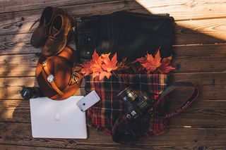 冒险工具包，秋天，毯子，靴子，相机，衣服，服装，计算机，秋天，齿轮，叶子，鞋子，格子呢