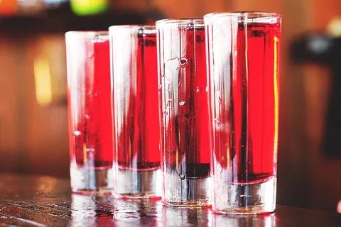 酒精，酒精，饮料，饮料，玻璃