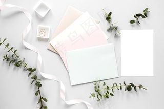 结婚订婚戒指和请柬