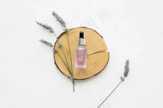 皮肤油和花平铺