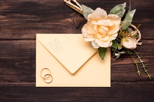 带订婚戒指的婚礼请柬